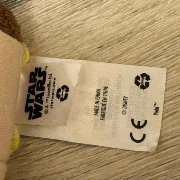 Disney Store Tsum Tsum Yoda Jedi Master Star Wars 3.5" Stackable Mini Plush - Picture 6 of 11